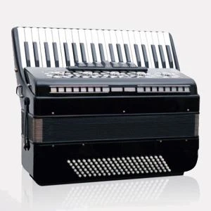 Acordeon cu 41 chei